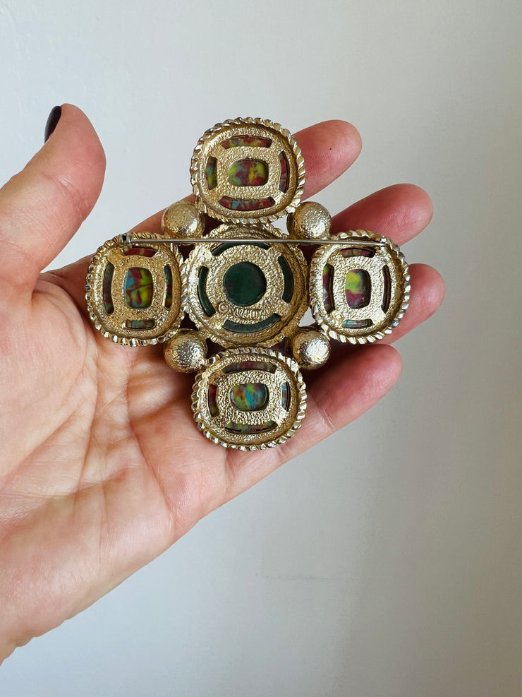 Cabochon Gold Maltese Cross Brooch