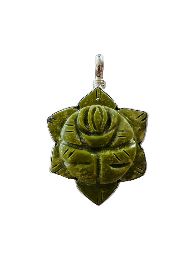 Que Milargo 925 Carved Flower Charm Pendant