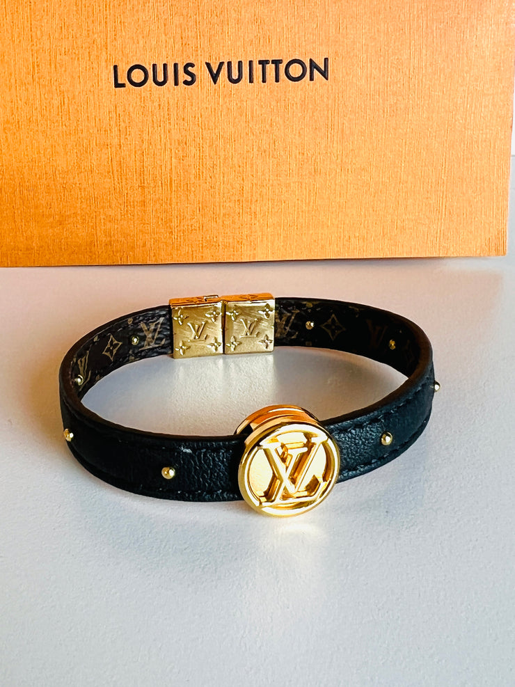 Louis Vuitton Monogram LV Circle Reversible Bracelet